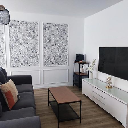Proche De Paris T3 Tout Confort Courcouronnes Экстерьер фото